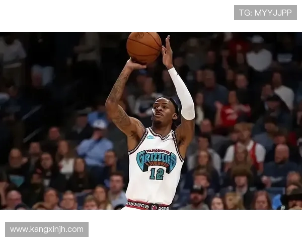 2015年马刺与灰熊激战回顾：季后赛中的经典对决与精彩瞬间分析