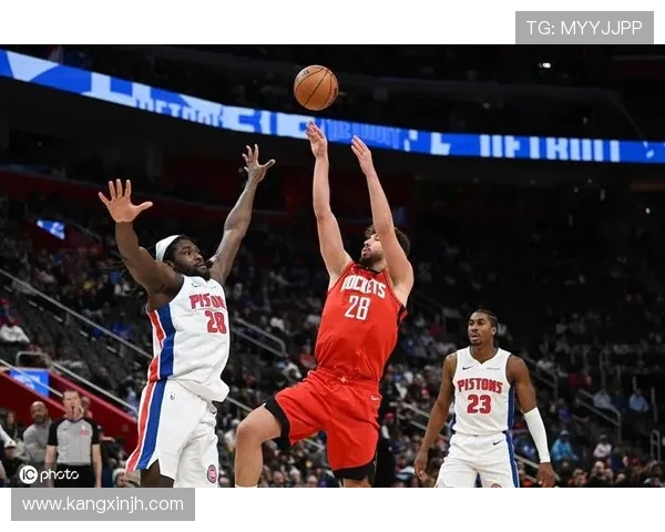 2019年NBA火箭队与活塞队激烈对决精彩回顾与赛后分析