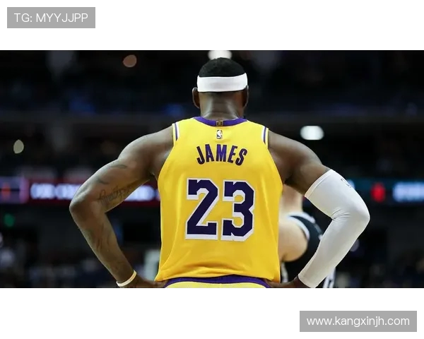 国王与太阳激战正酣NBA赛场精彩对决引燃球迷热情